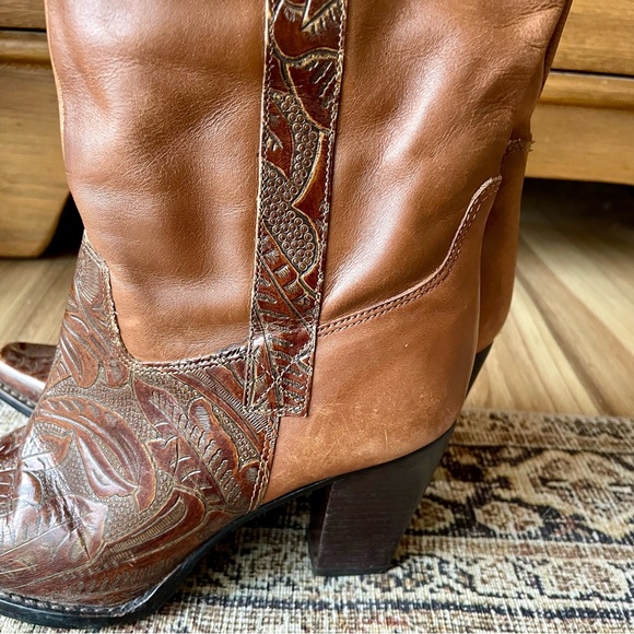 Vintage Tooled Leather Western Cowboy Stacked Heel Boots in Cognac Brown - 6 - Picture 7 of 7